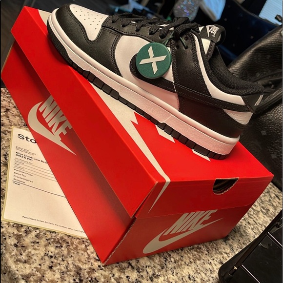 Women Nike Dunks Black and White Size 8.5